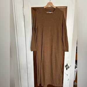 Old Navy Ribbed Maxi Dress with Sleeves and Side Slit. LARGE